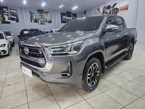 TOYOTA HILUX 2.8 SRX 4X4 CD 16V DIESEL 4P AUTOMÁTICO